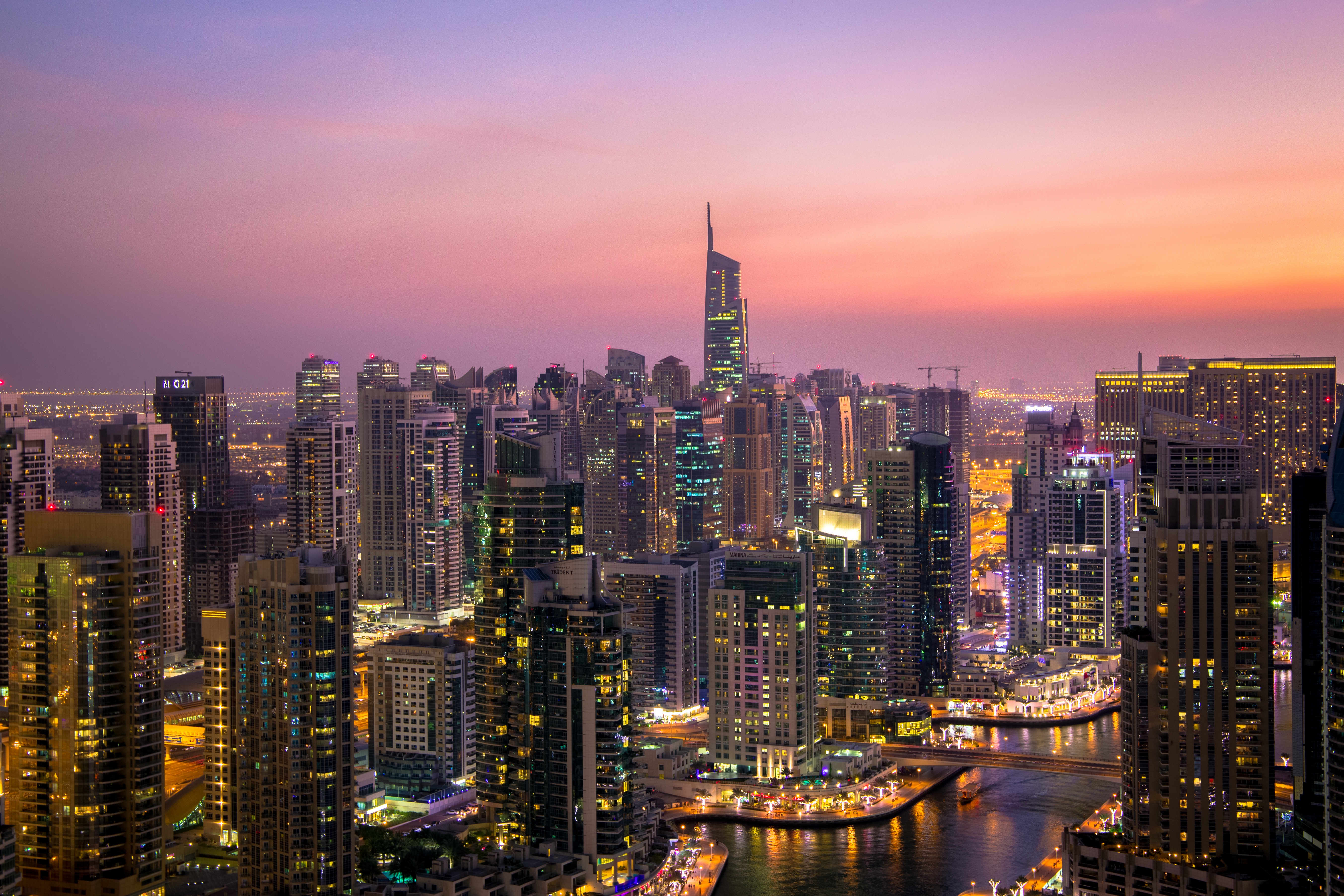 New video shows Dubai devoid of life - Esquire Middle East